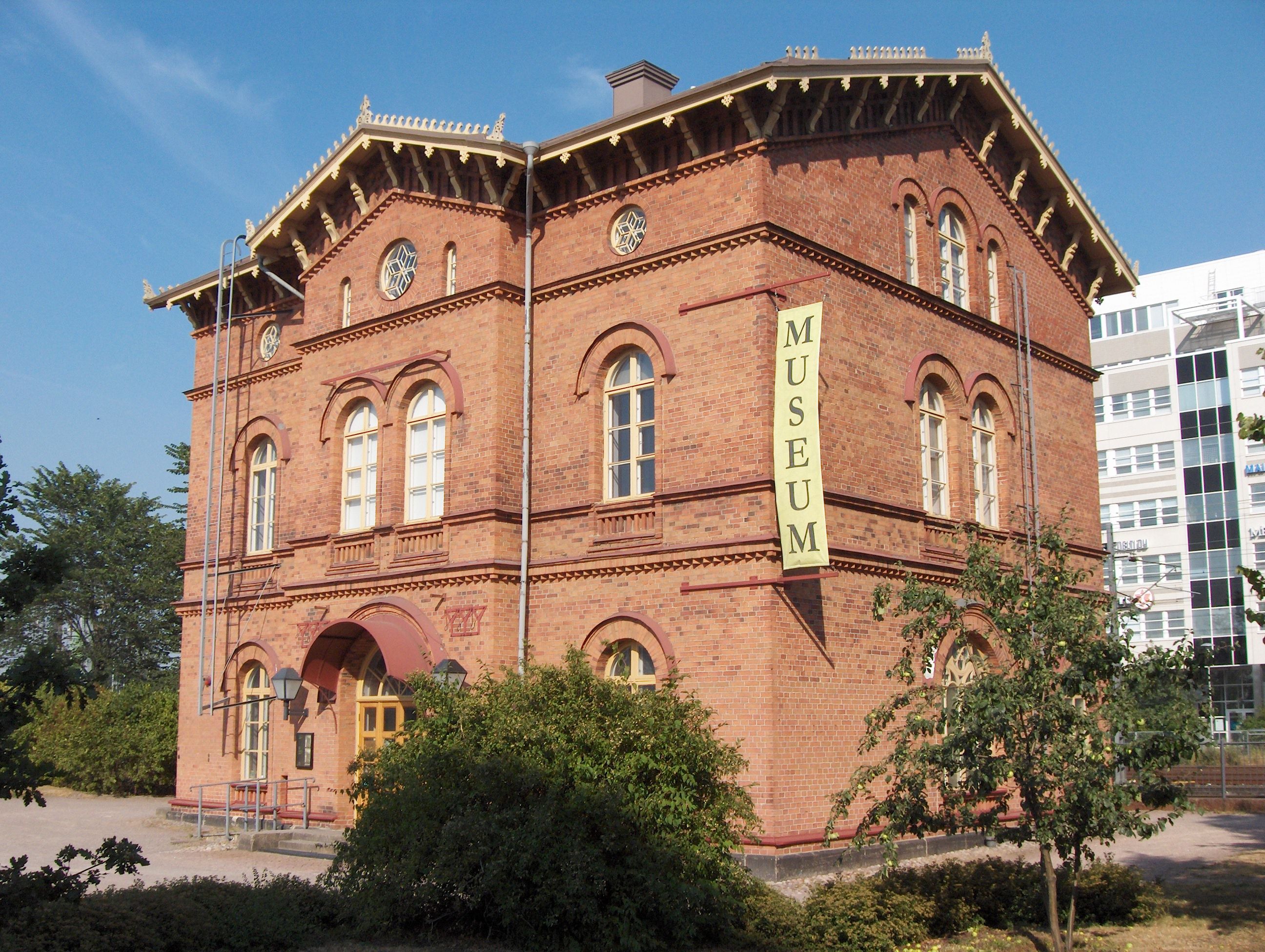 Tikkurilan vanha asemarakennus